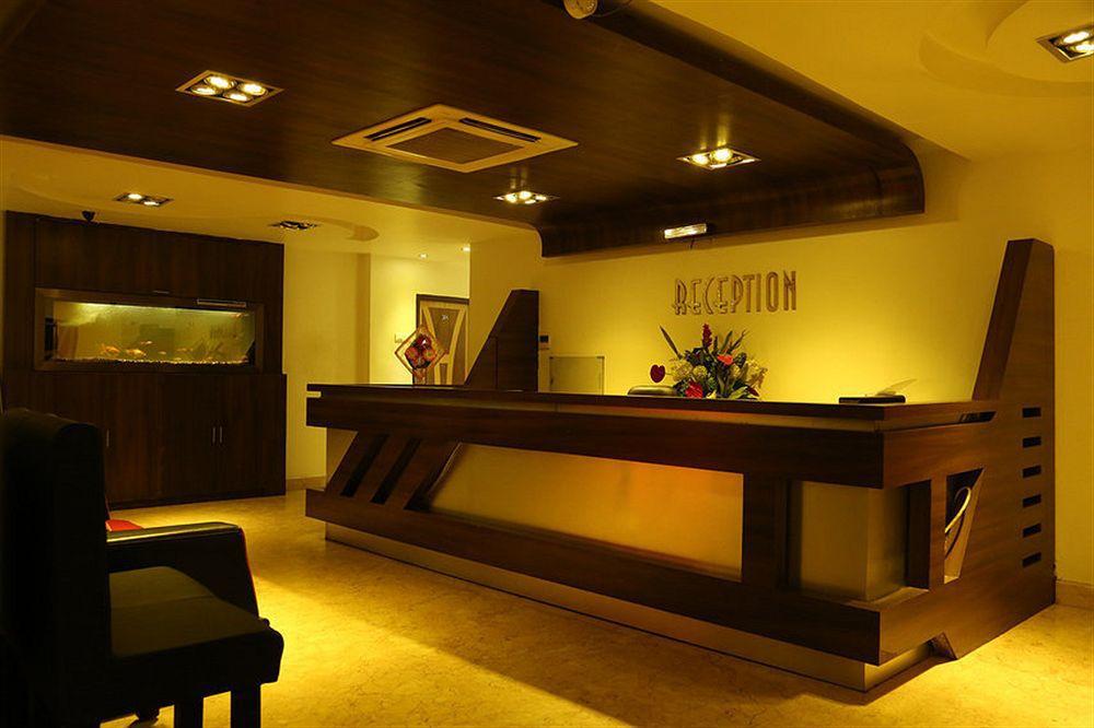 Hotel The Retreat Gūduvāncheri Zewnętrze zdjęcie