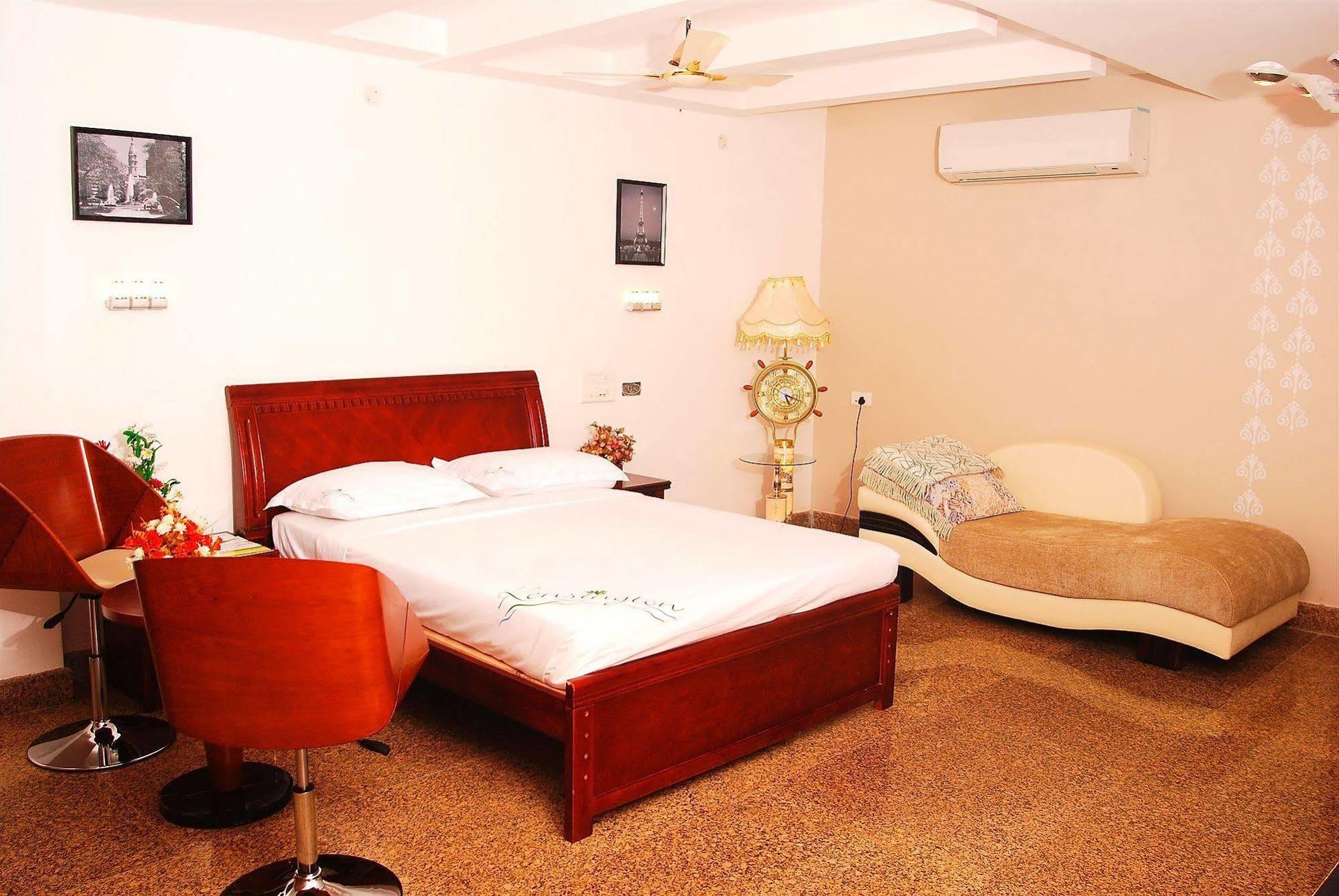 Hotel The Retreat Gūduvāncheri Zewnętrze zdjęcie